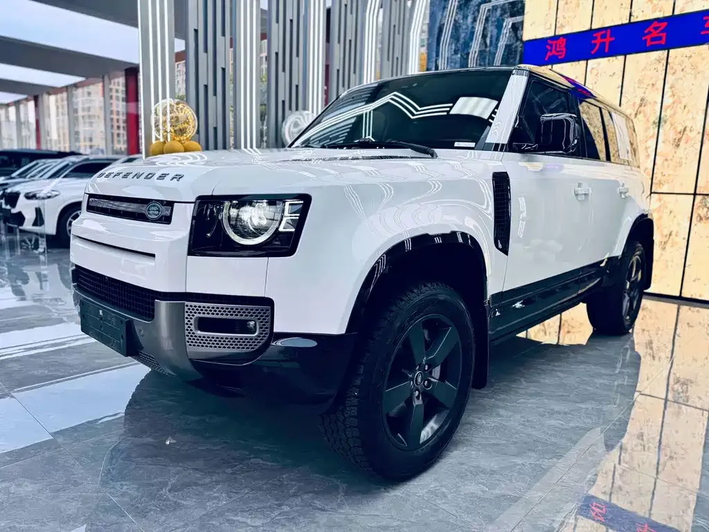 Land Rover Defender — фото 1