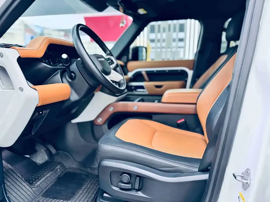 Land Rover Defender — фото 10