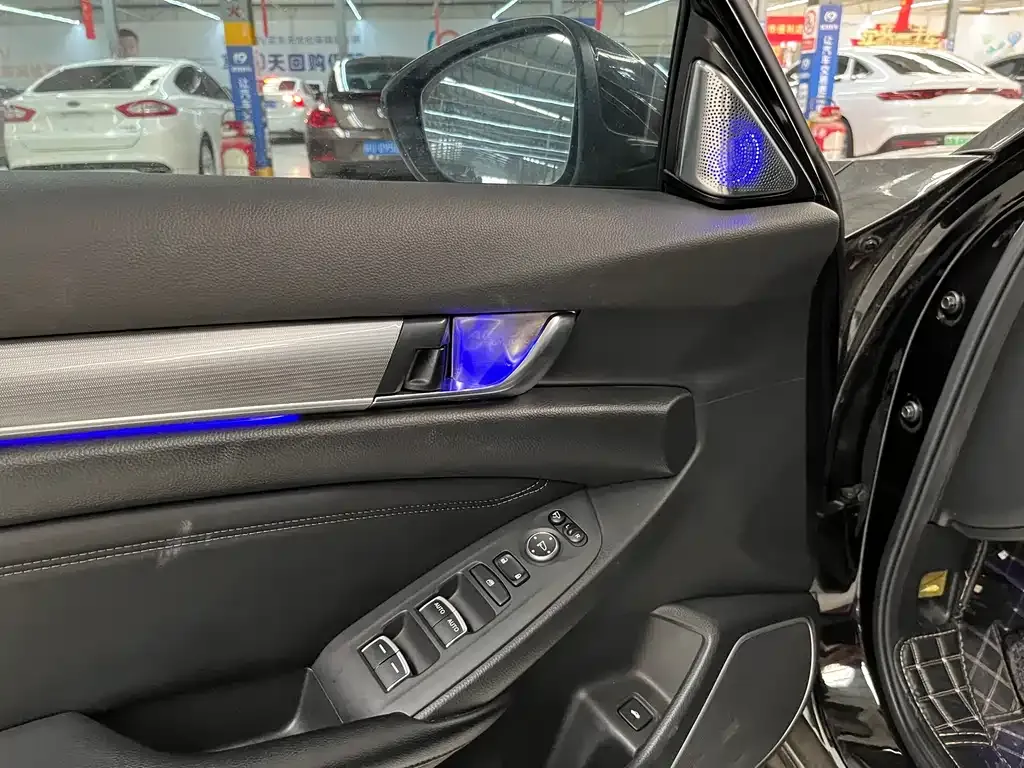 Honda Accord — фото 5
