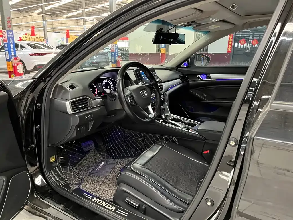Honda Accord — фото 9