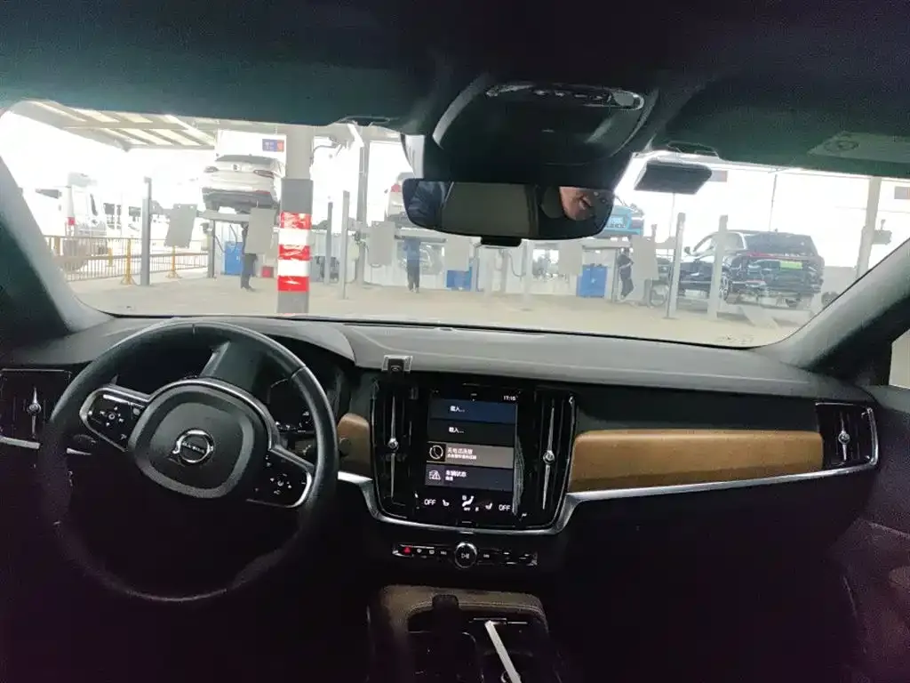 Volvo S90 — фото 4