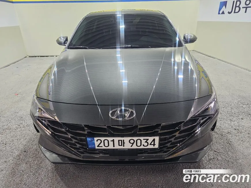 Hyundai AVANTE — фото 1