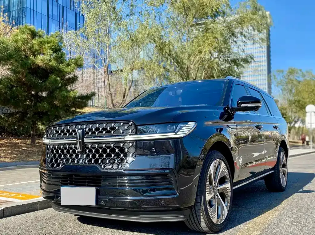Lincoln Navigator — фото 1