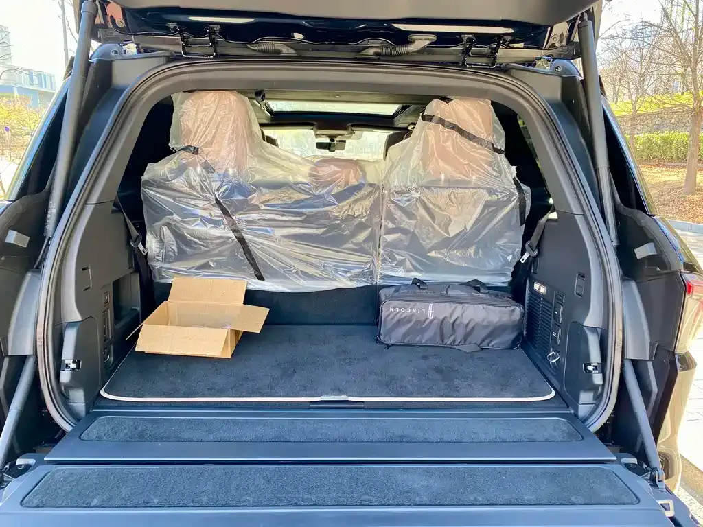 Lincoln Navigator — фото 2