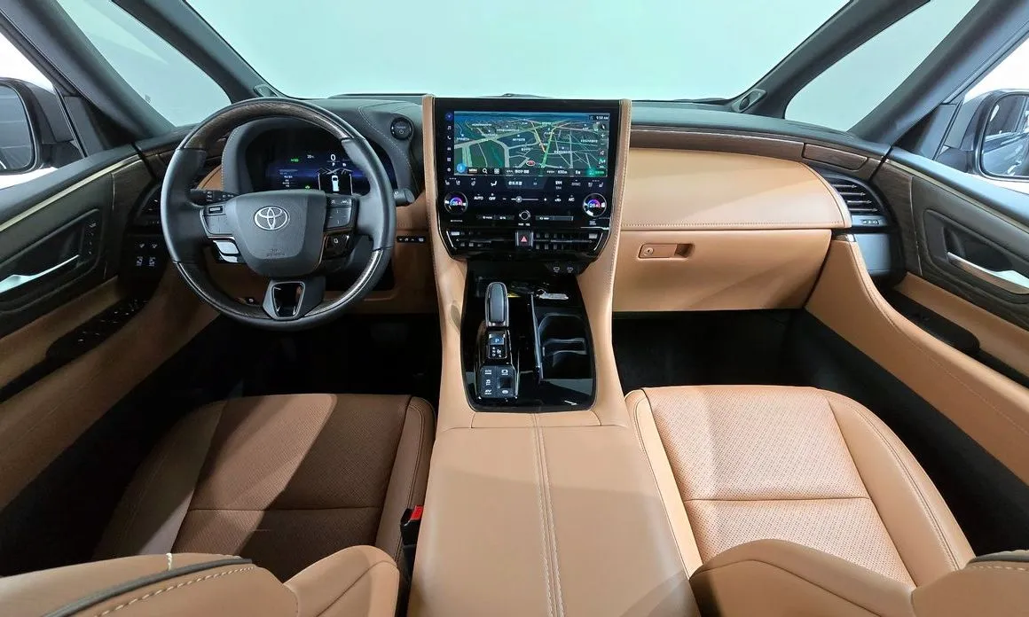 Toyota Alphard — фото 8