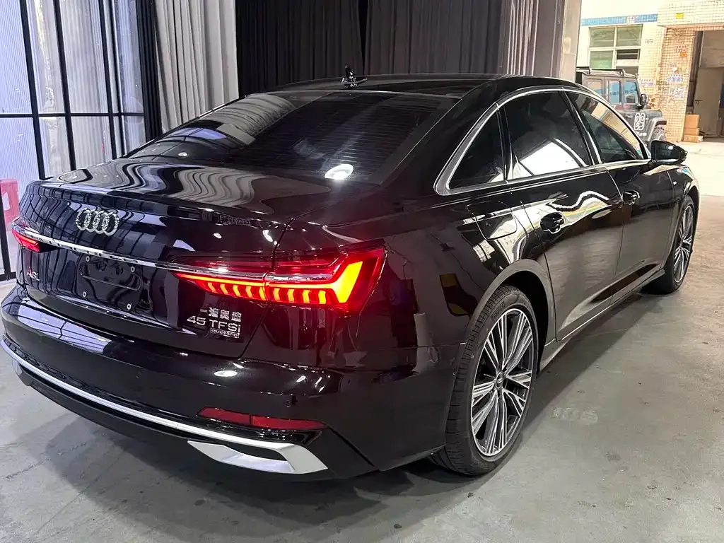 Audi A6L — фото 4
