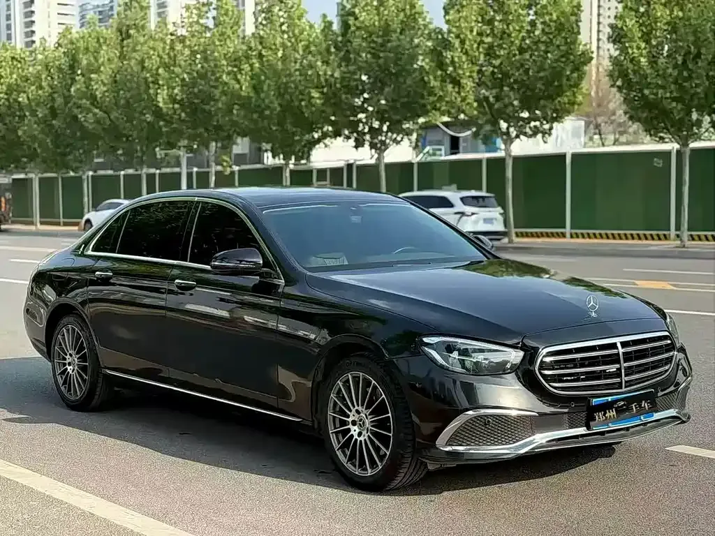 Mercedes-Benz E-Class — фото 8