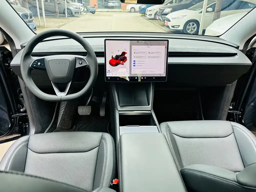 Tesla Model Y — фото 3