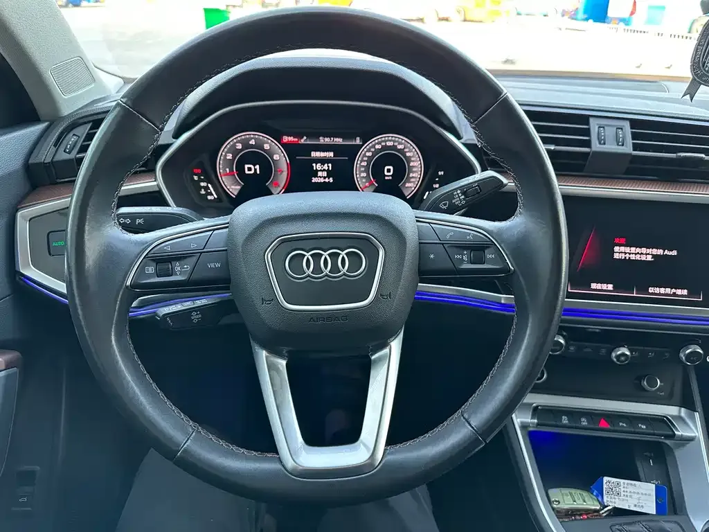 Audi Q3 — фото 4