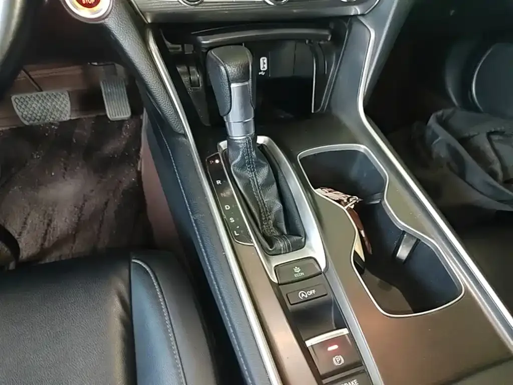 Honda Accord — фото 5