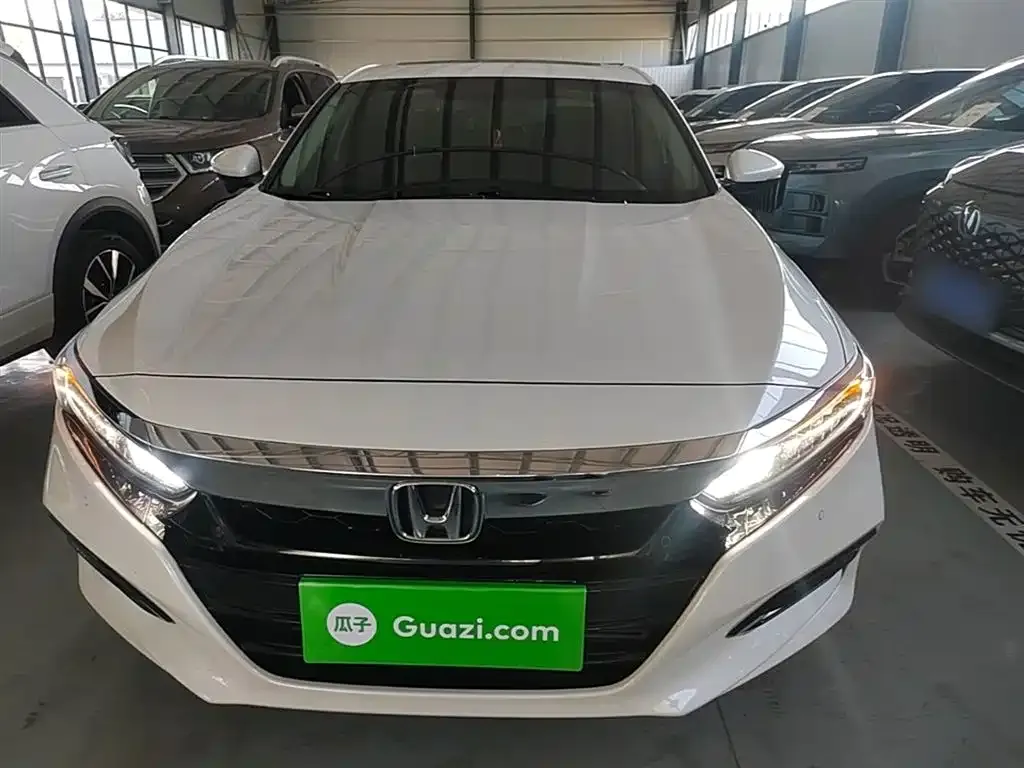 Honda Accord — фото 10