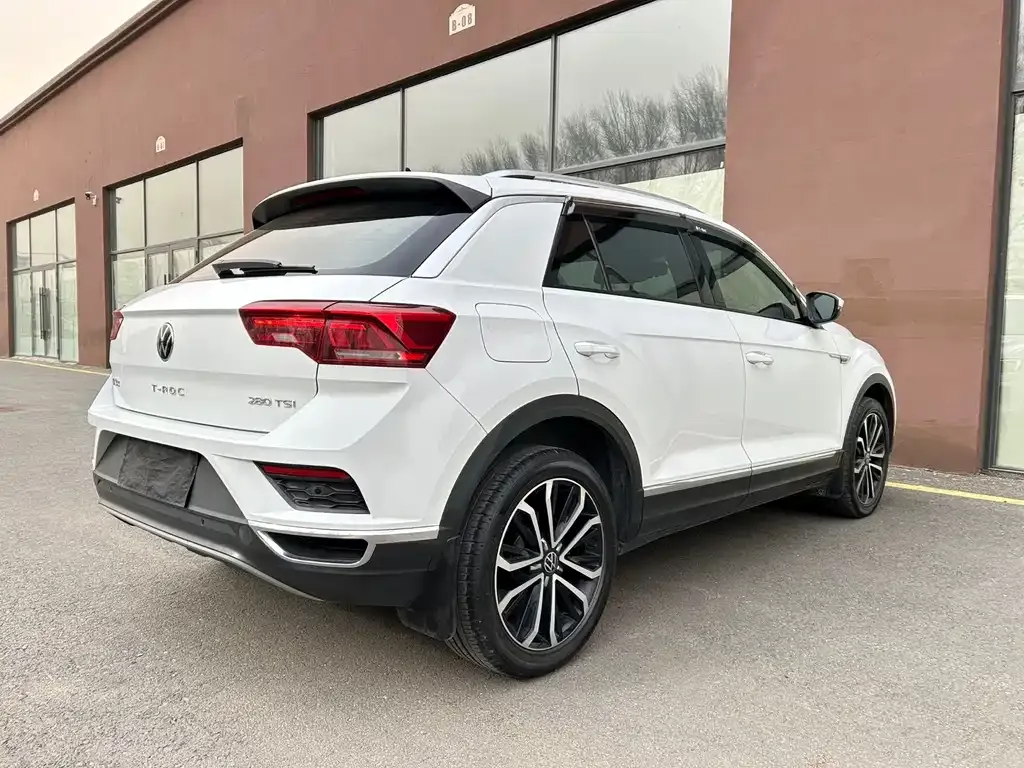 Volkswagen T-Roc — фото 10