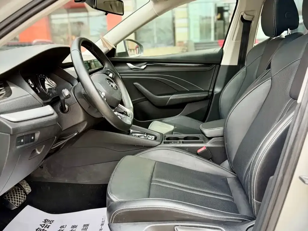 Skoda Octavia 2022 из CN, фото 4