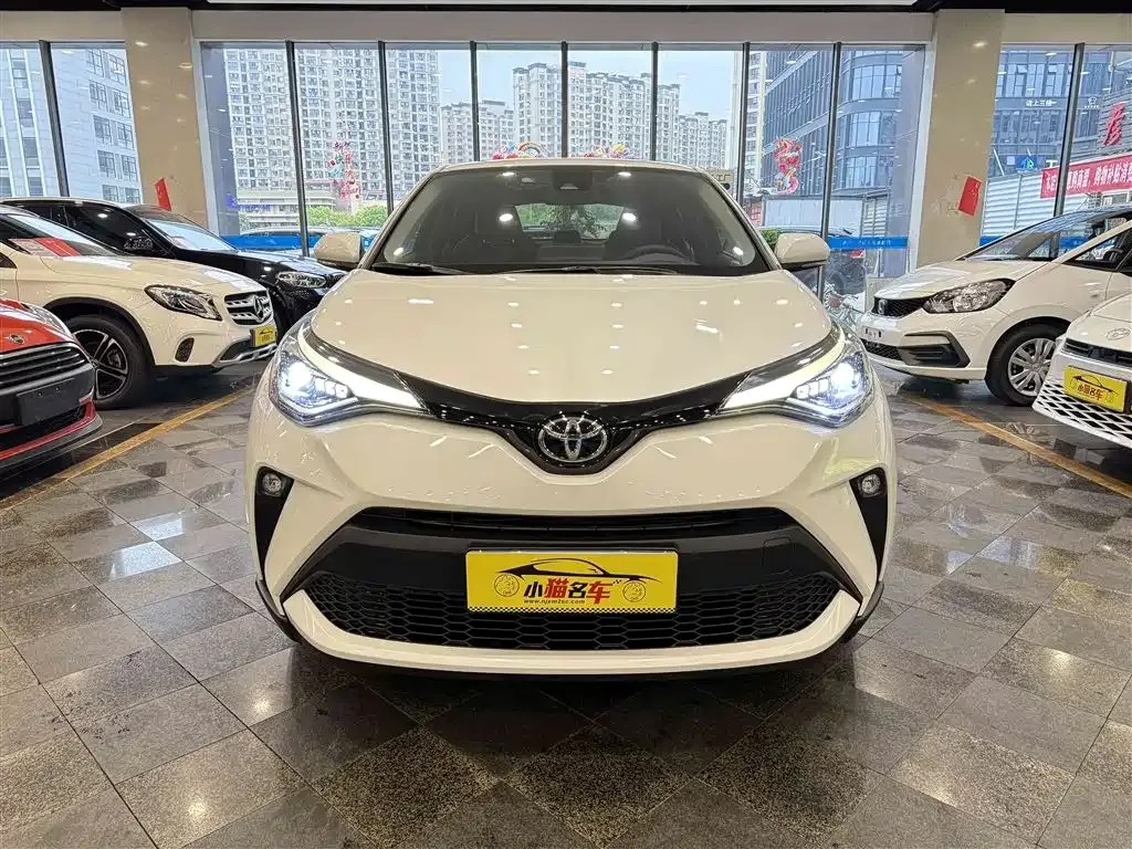 Toyota C-HR — фото 9