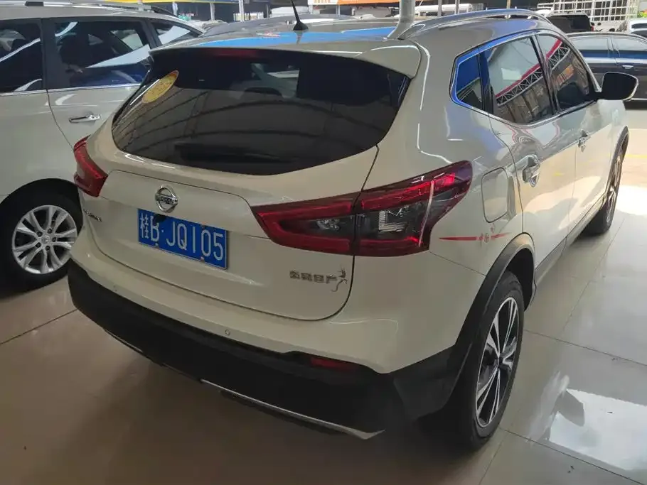Nissan Qashqai — фото 9