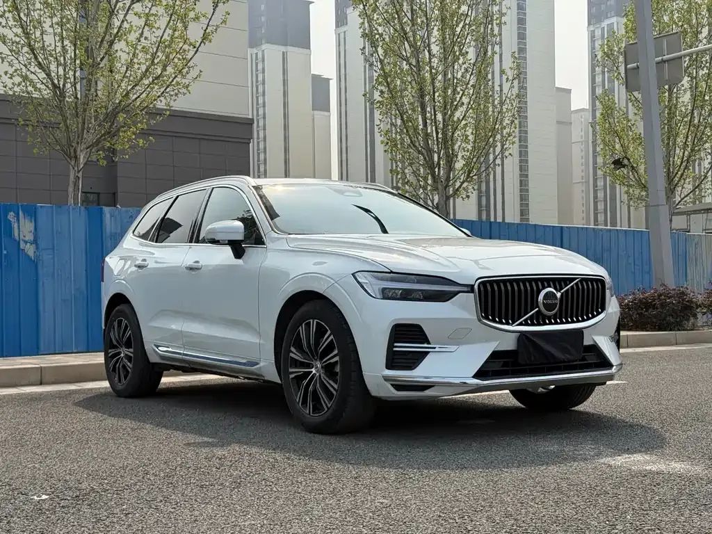 Volvo XC60 — фото 9
