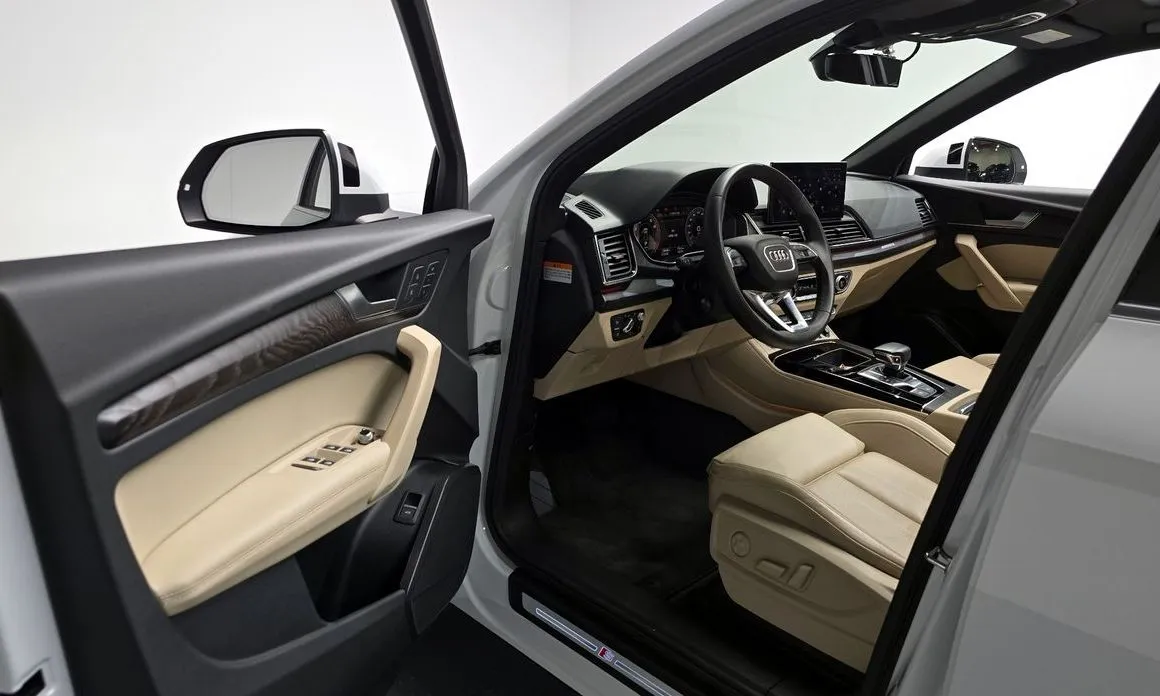 Audi Q5 2023 из KR, фото 10