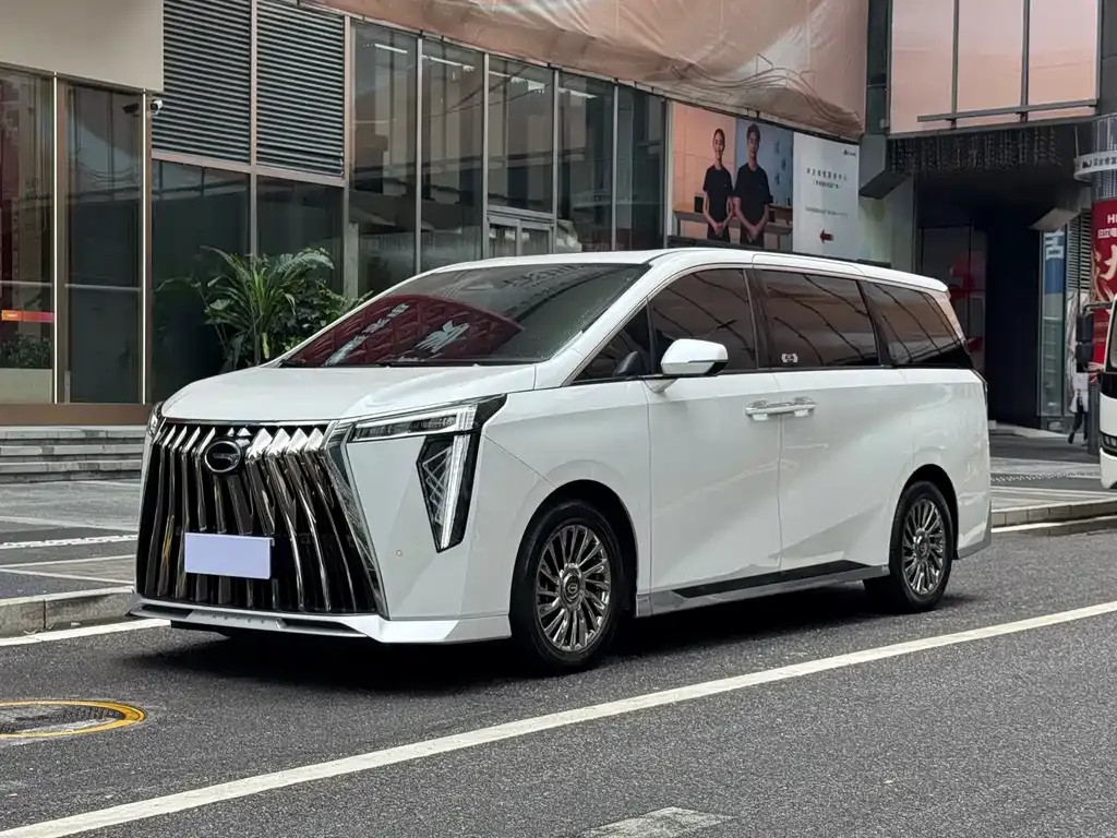 GAC Motor Trumpchi M8 — фото 1