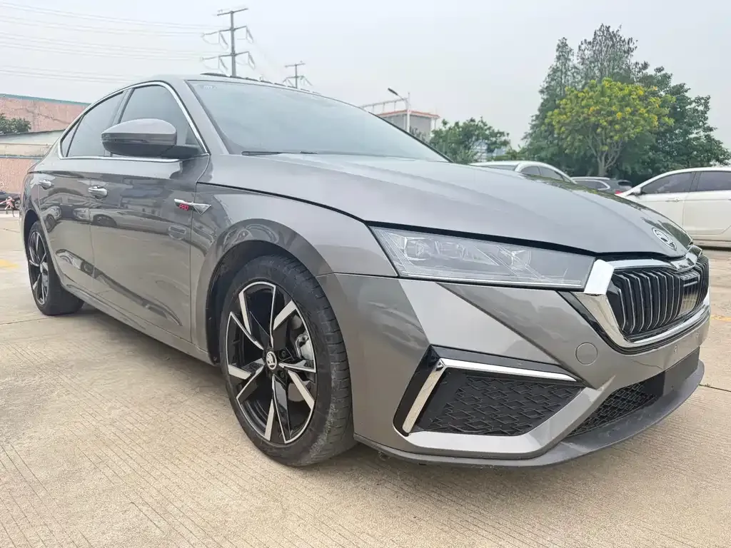 Skoda Octavia — фото 9
