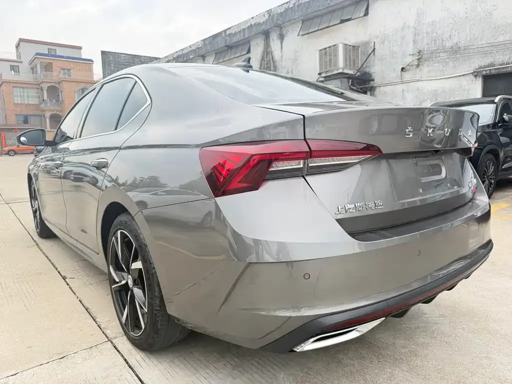 Skoda Octavia — фото 6