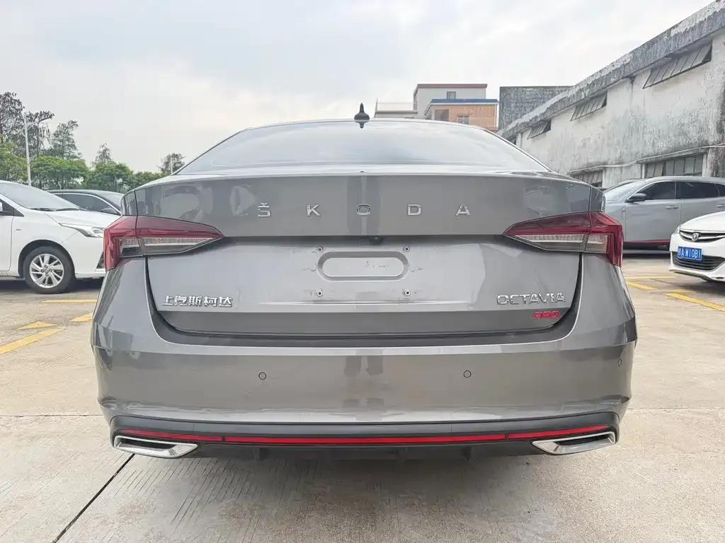 Skoda Octavia — фото 10