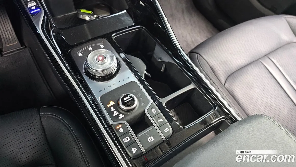Kia Sorento — фото 8