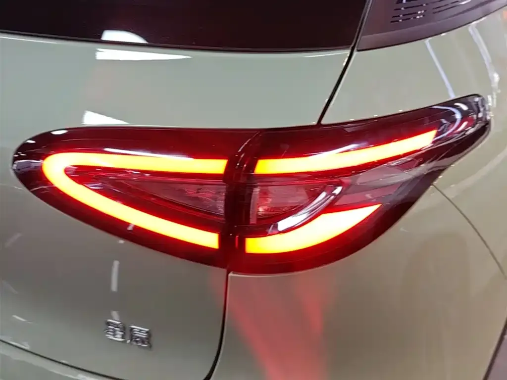 Geely Starburst — фото 7