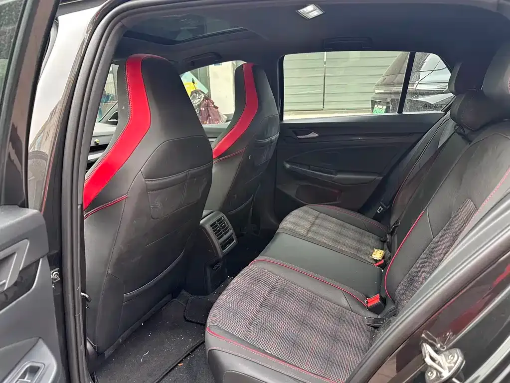Volkswagen Golf GTI — фото 2