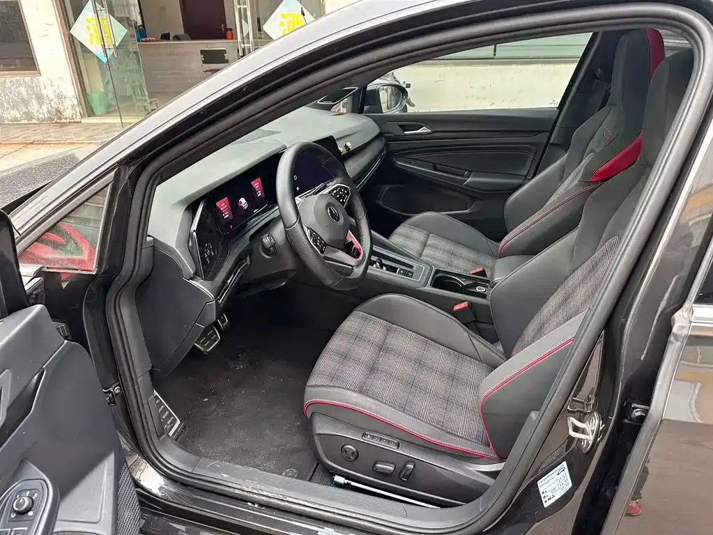 Volkswagen Golf GTI — фото 4
