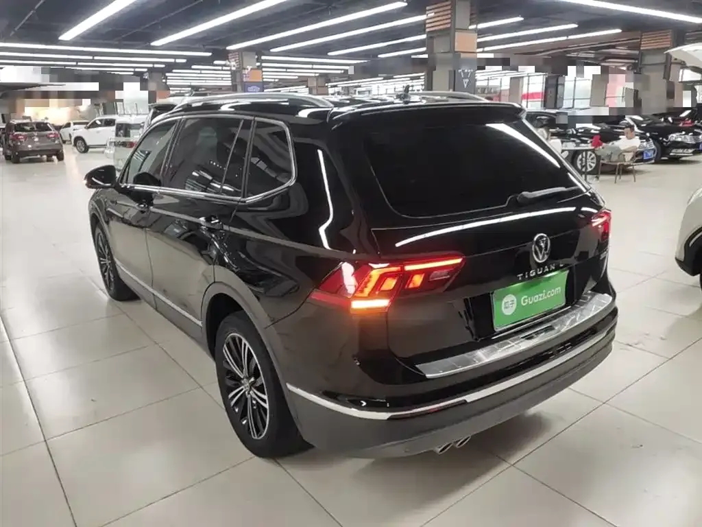 Volkswagen Tiguan L — фото 8