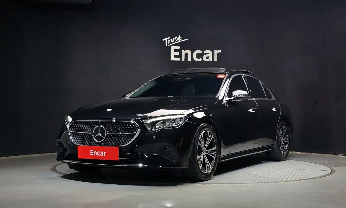 Mercedes-Benz E-Class — фото 1