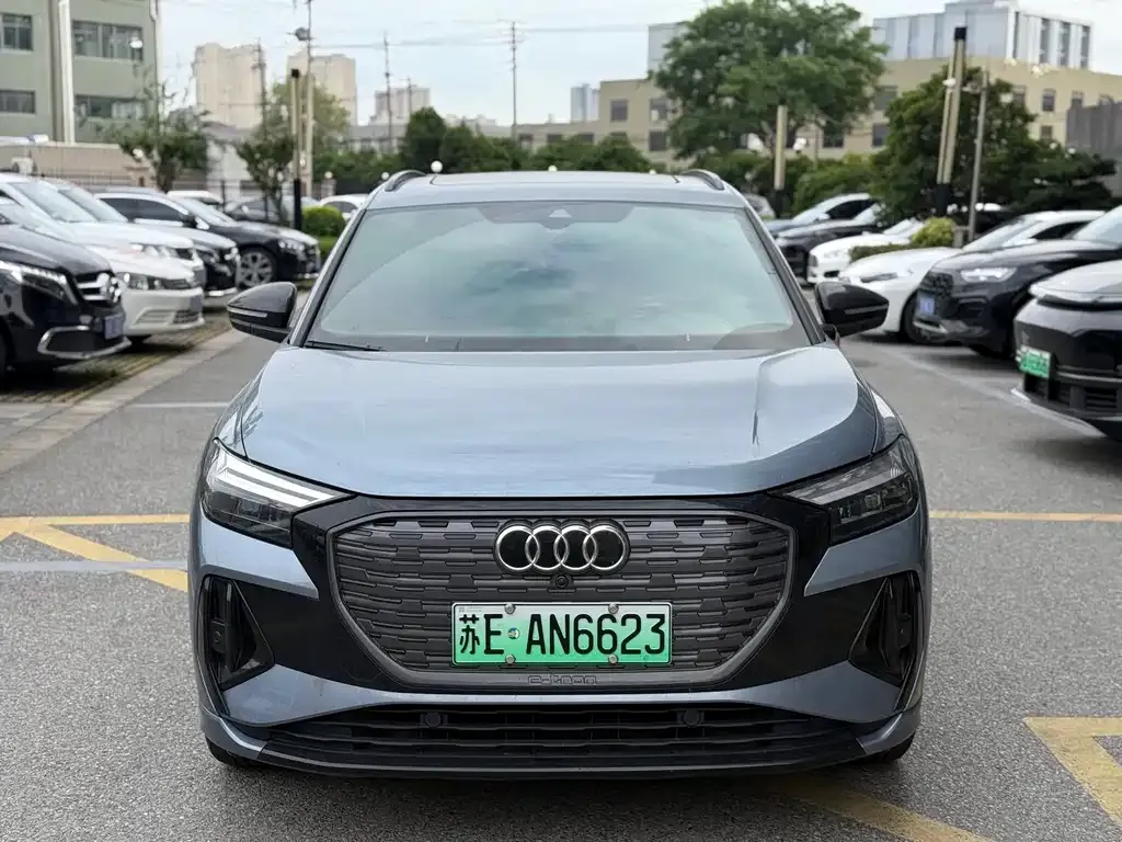 Audi Q4 e-tron — фото 8