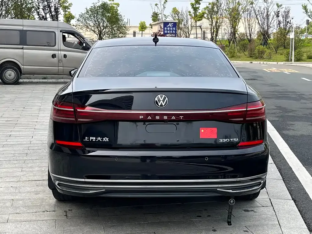 Volkswagen Passat — фото 5