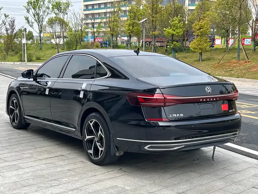 Volkswagen Passat — фото 8