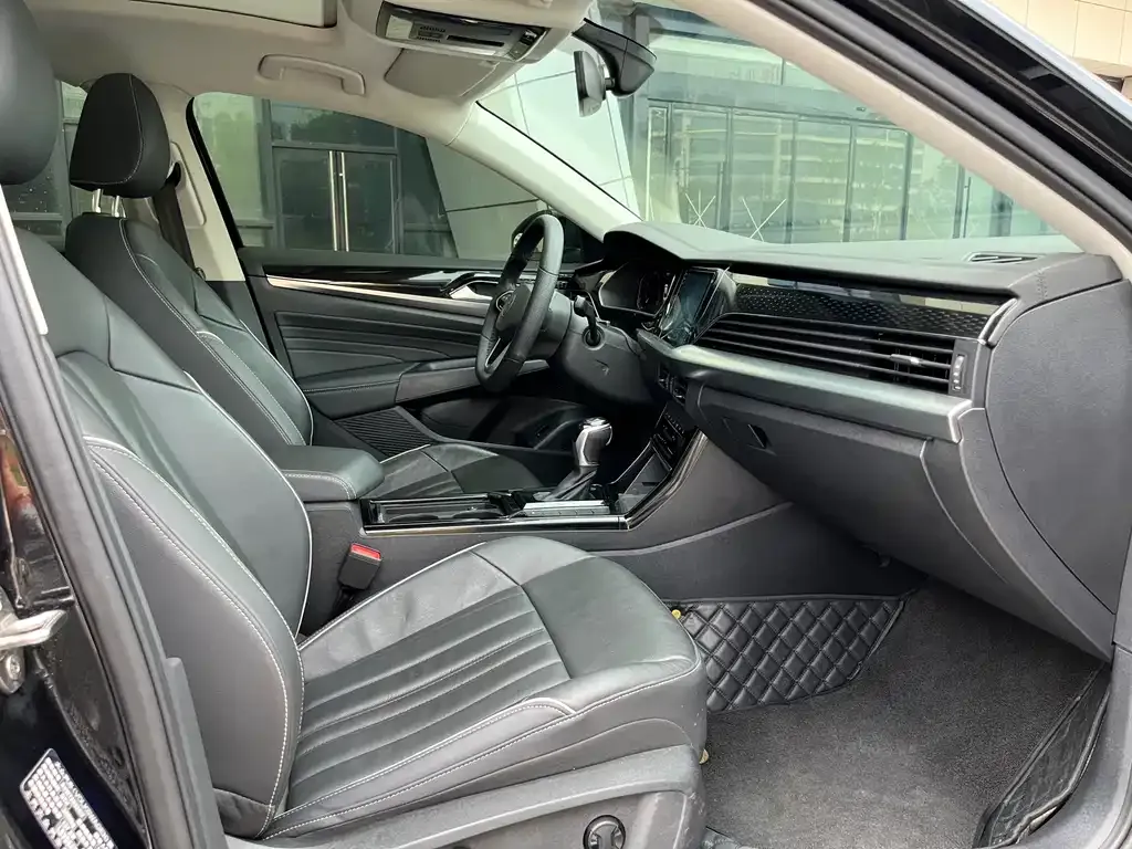 Volkswagen Passat — фото 10