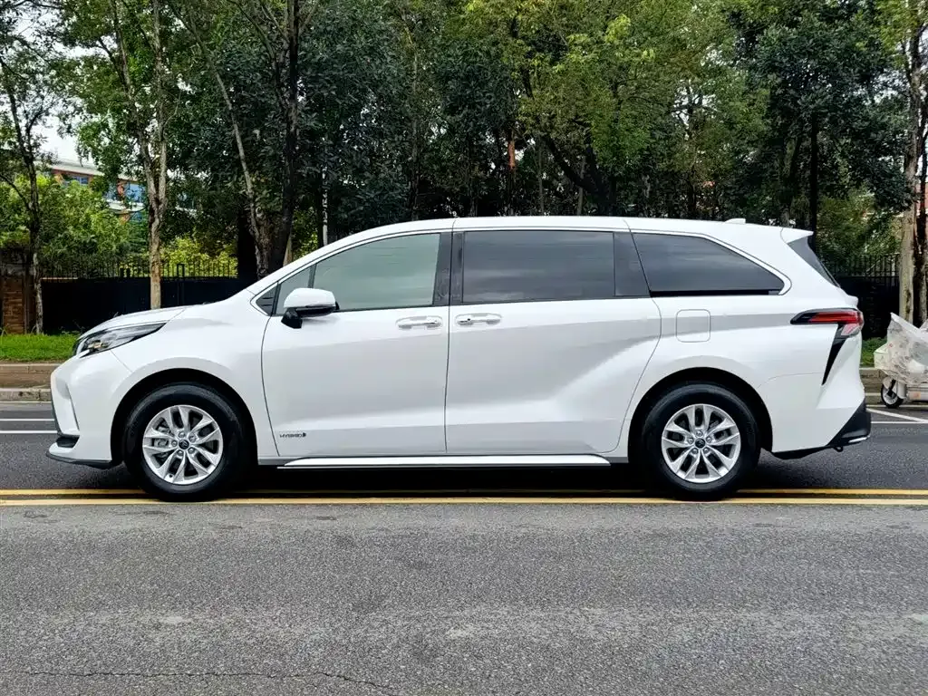Toyota Granvia 2024 из CN, фото 6