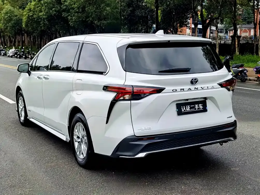 Toyota Granvia 2024 из CN, фото 7