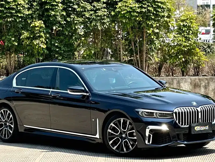 BMW 7 Series — фото 1