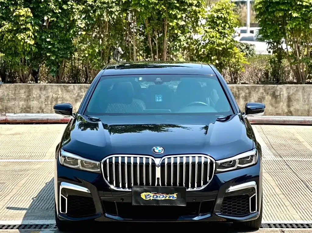 BMW 7 Series — фото 10