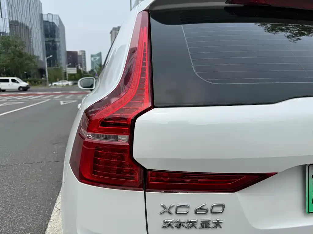 Volvo XC60 PHEV 2021 из CN, фото 4
