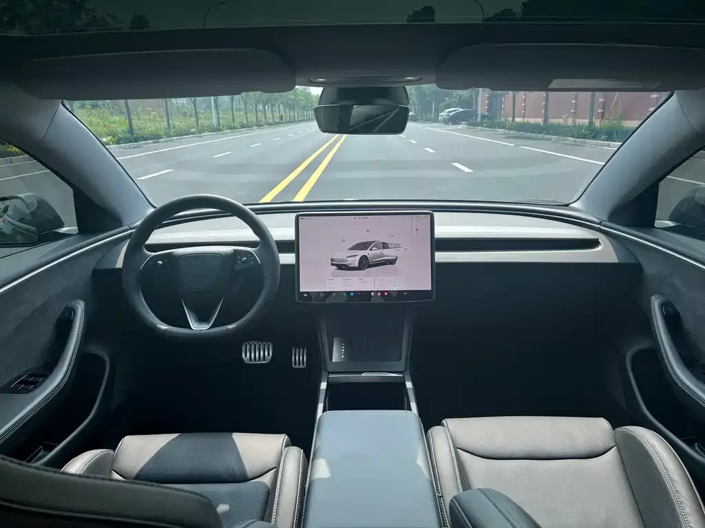 Tesla Model 3 — фото 3