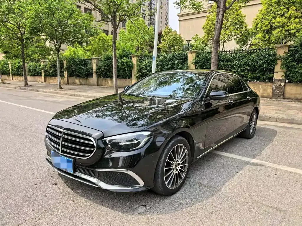 Mercedes-Benz E-Class — фото 9