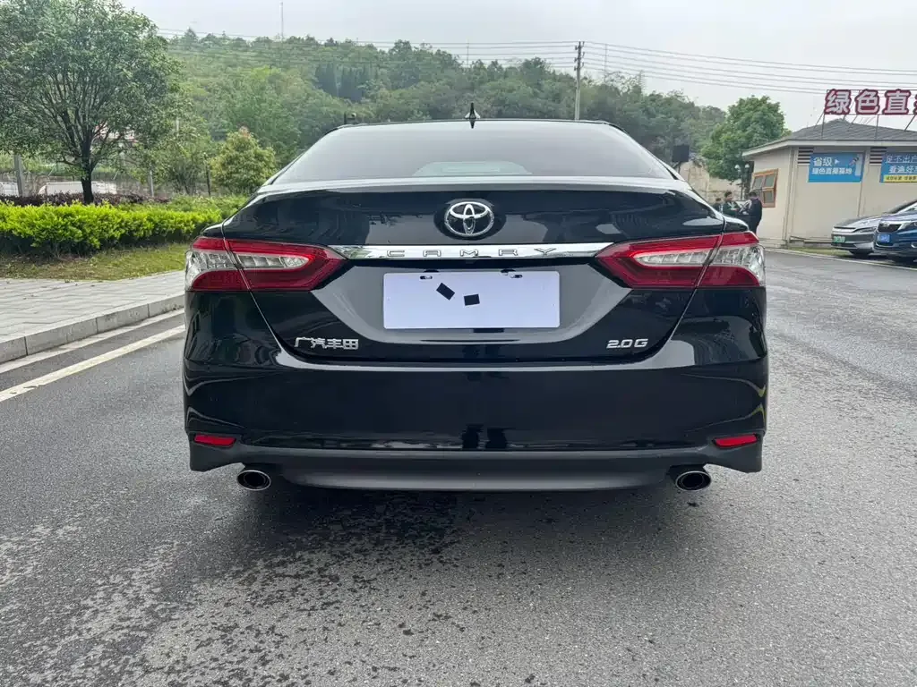 Toyota Camry — фото 8