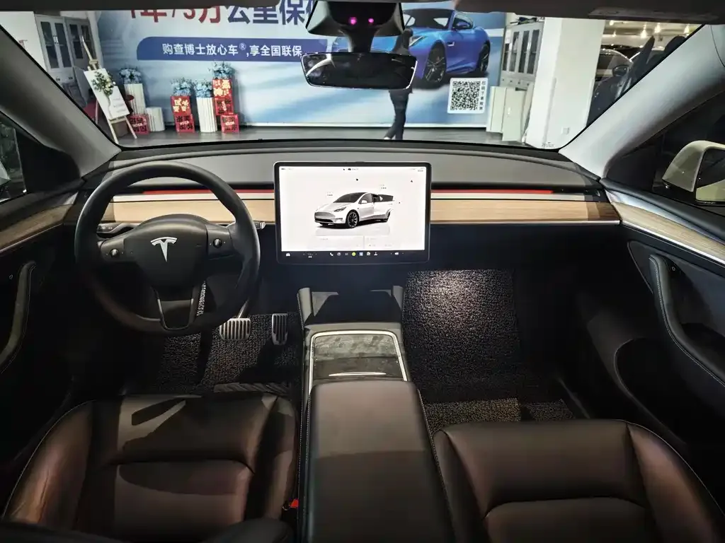 Tesla Model Y — фото 7