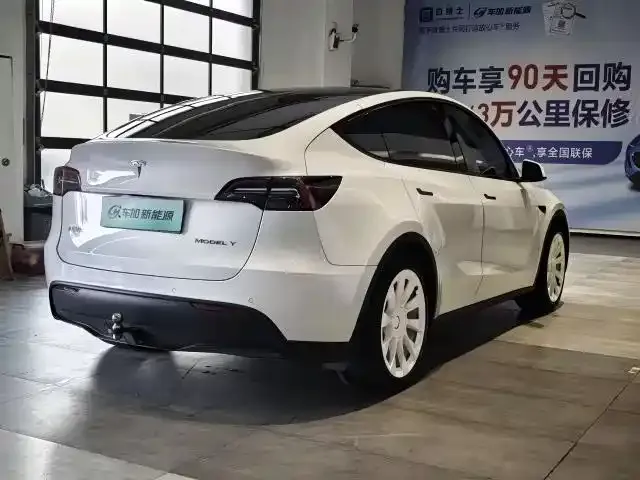 Tesla Model Y — фото 5
