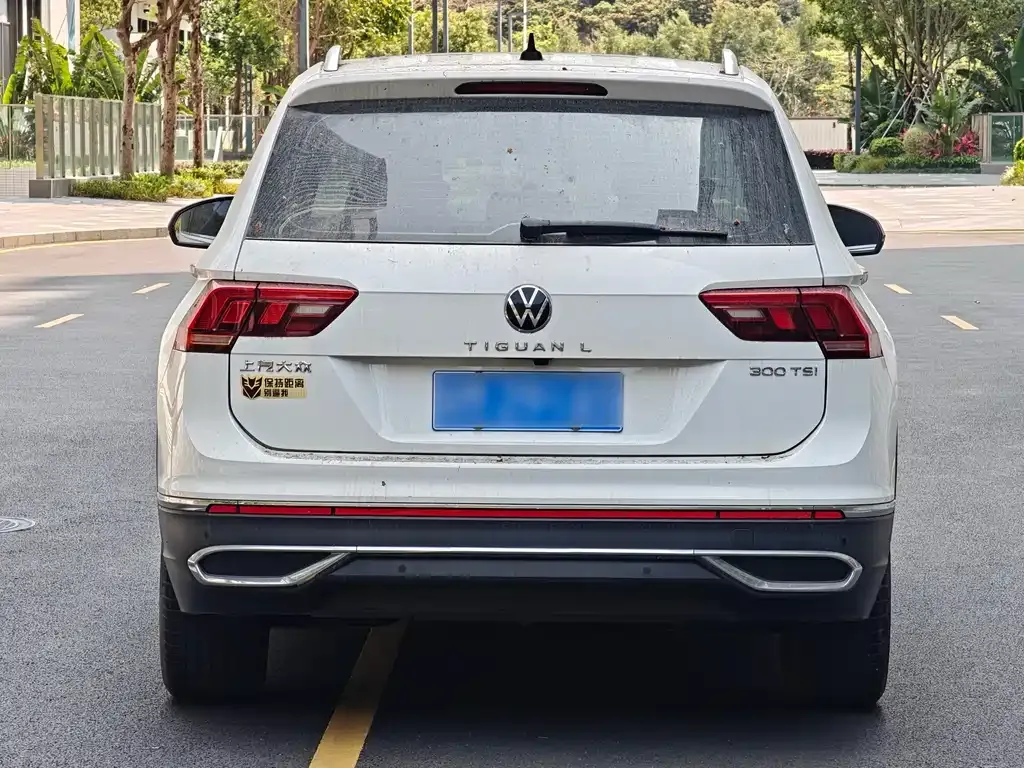 Volkswagen Tiguan L — фото 10