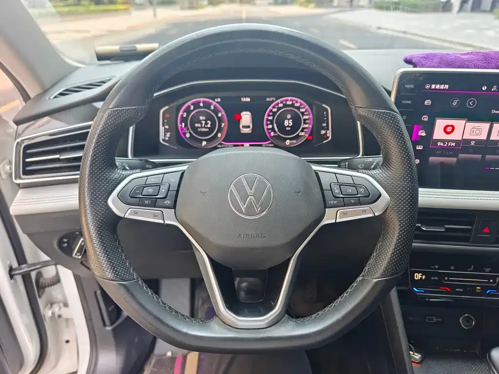 Volkswagen Tiguan L — фото 5