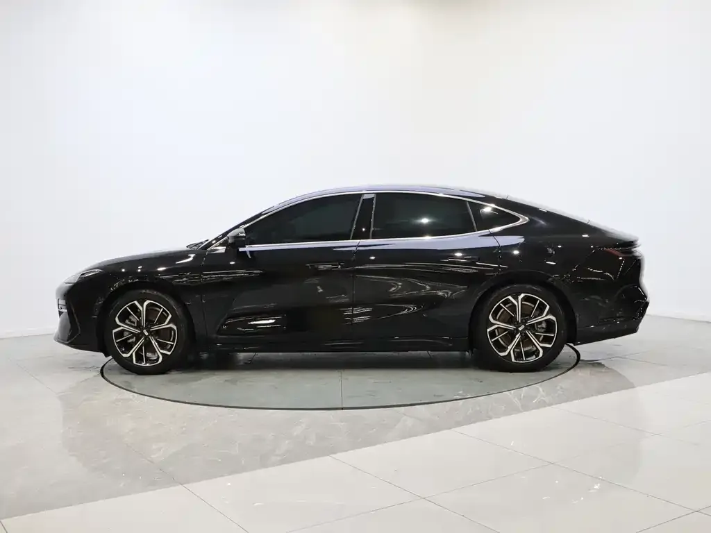Geely Galaxy E8 — фото 4