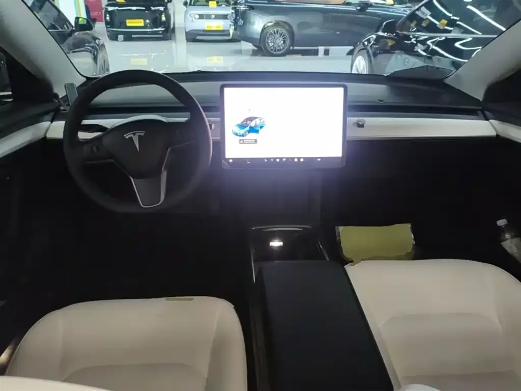 Tesla Model 3 — фото 4