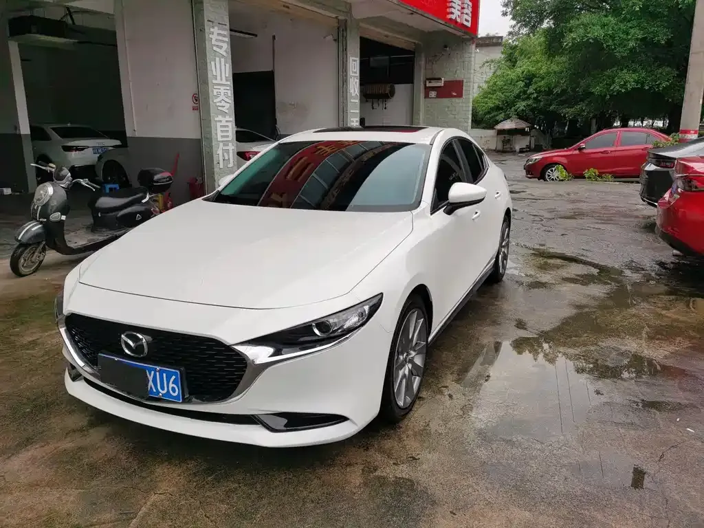 Mazda 3 Axela 2023 из CN, фото 7